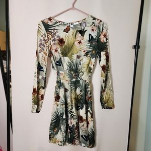 Floral butterfly H&M dress, long sleeve, 100% viscose,